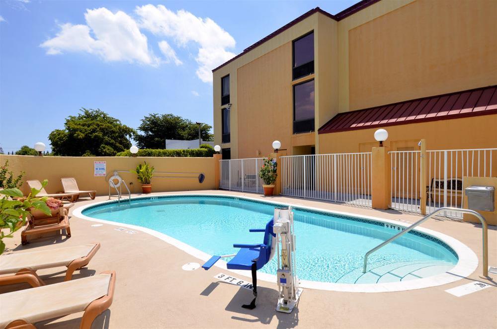Comfort Inn & Suites Lantana - West Palm Beach South Dış mekan fotoğraf